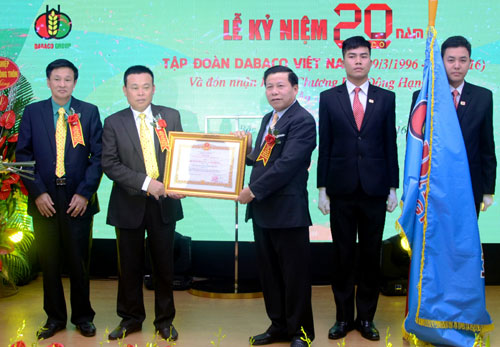 Tập đoàn DABACO Việt Nam kỷ niệm 20 năm thành lập và đón nhận Huân chương Lao động hạng Nhất lần thứ 2